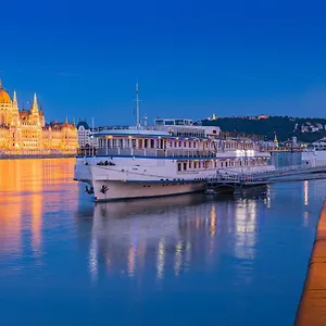 Ботель Grand Jules - Boat