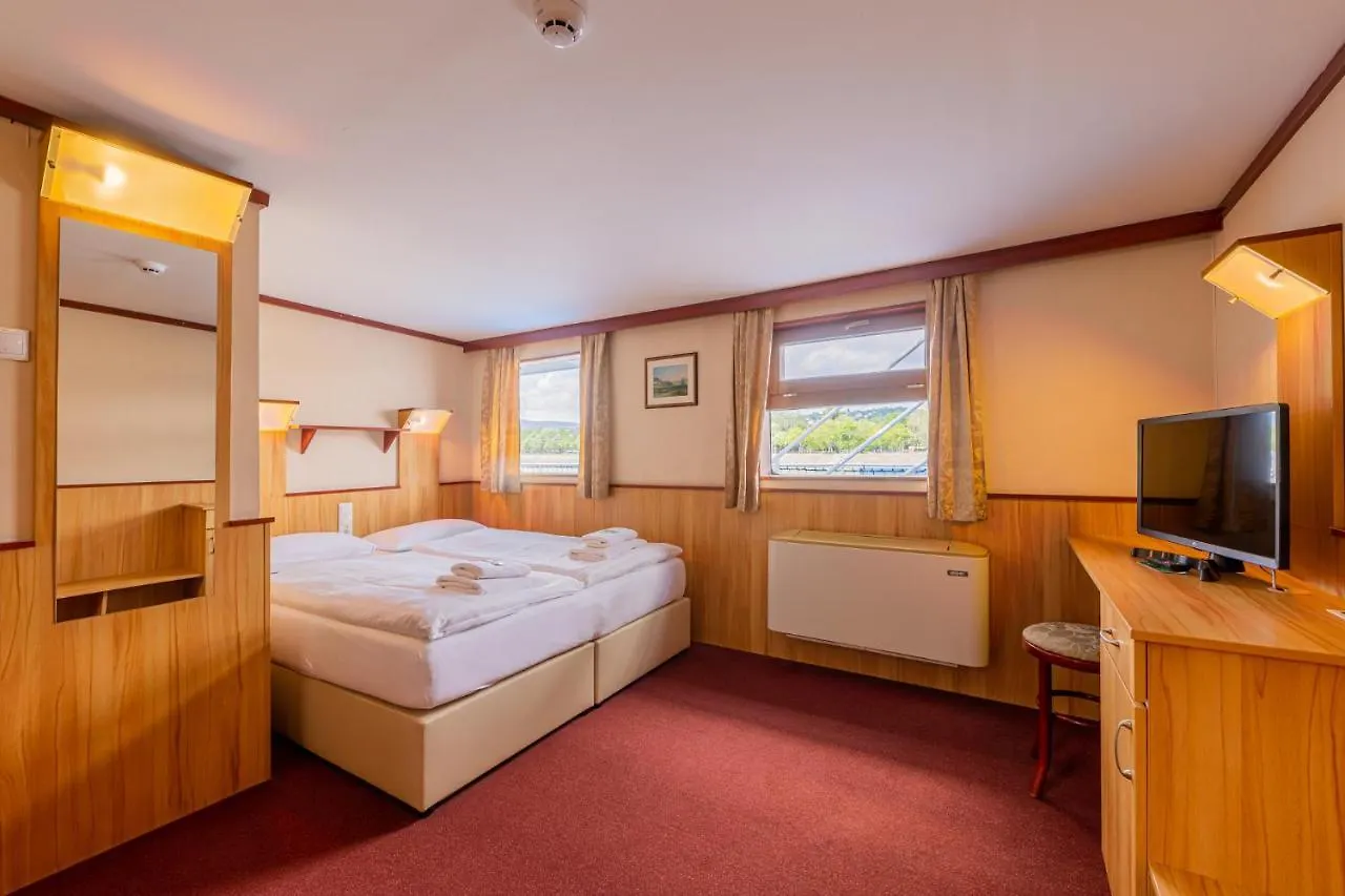 Fortuna Boat Hotel Budapeste 3*,  Hungria