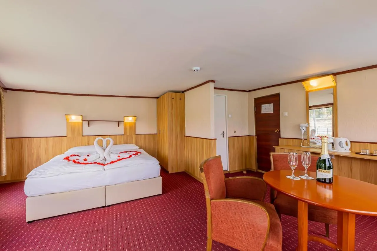 Botel Fortuna Boat Hotel Budapest