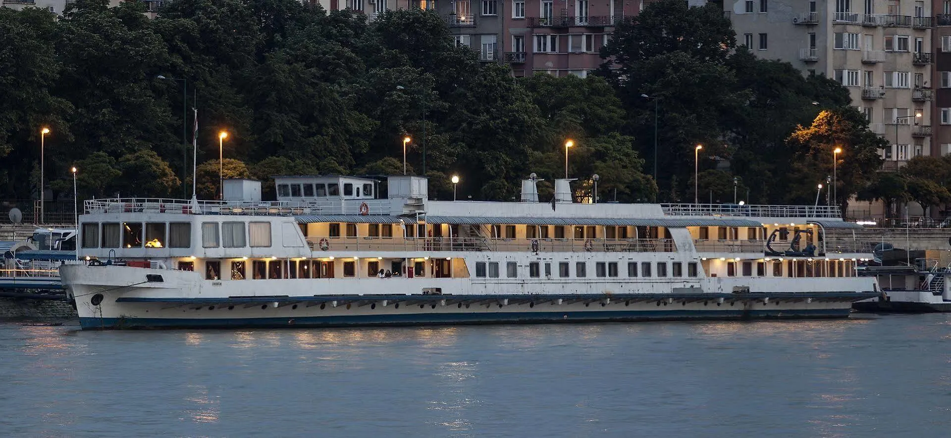 Fortuna Boat Hotel Budapest 3*,  Hungary